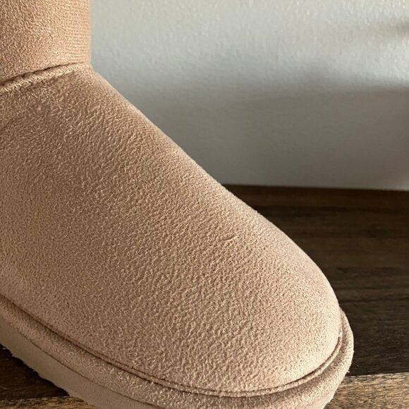 La Vie En Rose Faux Suede Bootie Slippers NWOT - Picture 7 of 7